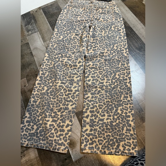 Lioness Top Model Wide Leg Jean Y2K Indie Cheetah Animal Print Statement XS NWT - Picture 6 of 11